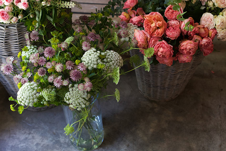 detall rams de flors cistella fotografia floristeria per a pagina web i xarxes