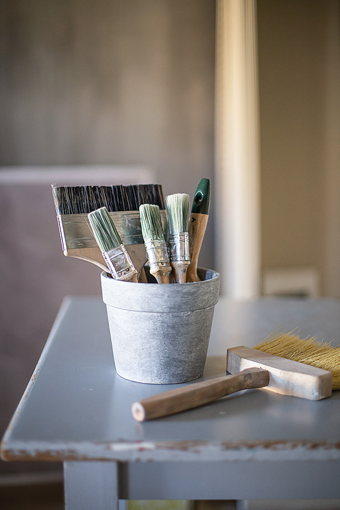 pinzells article revista El Mueble oficines centrals Crea Decora Recicla pintura Chalk Paint